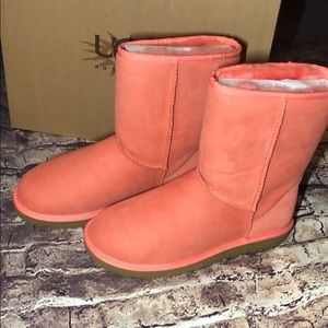UGG Australia Classic Short 5825 Salmon Size 9